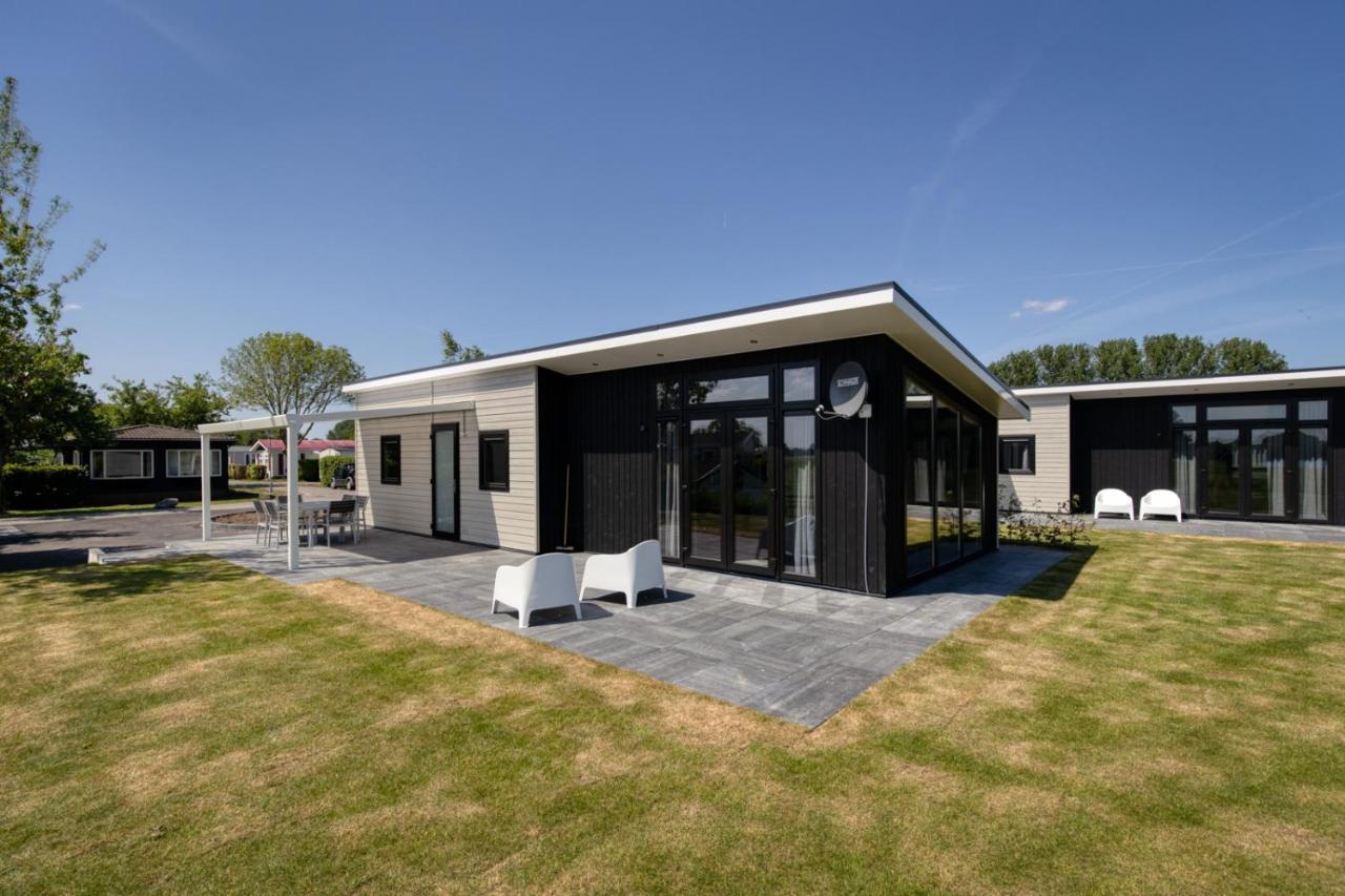 Recreatiepark Jachthaven De Veerstal Lathum - Luxe Chalet Eksteriør bilde