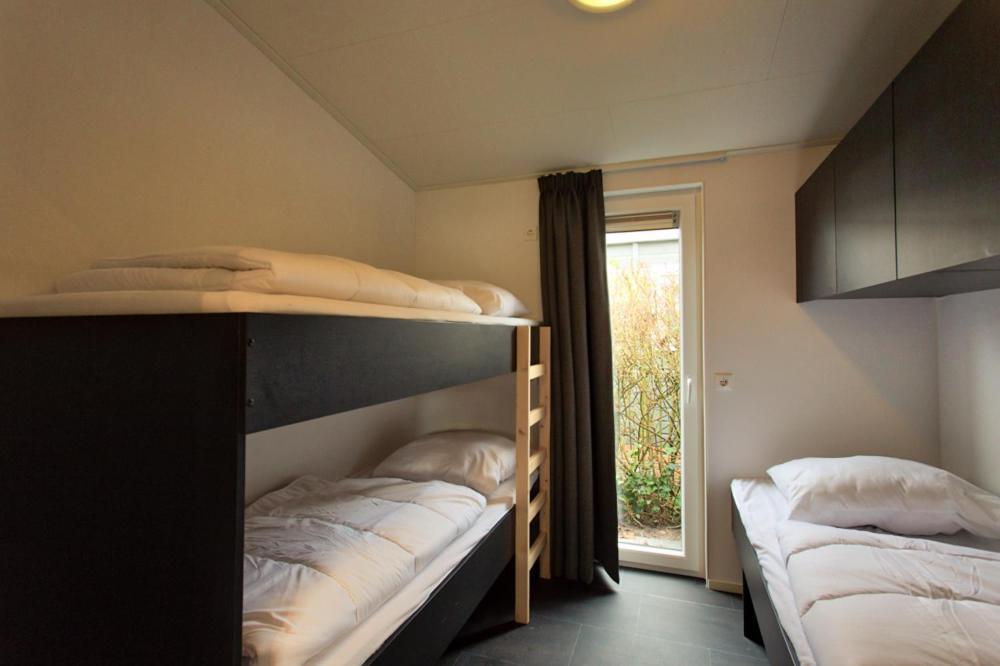 Recreatiepark Jachthaven De Veerstal Lathum - Luxe Chalet Eksteriør bilde