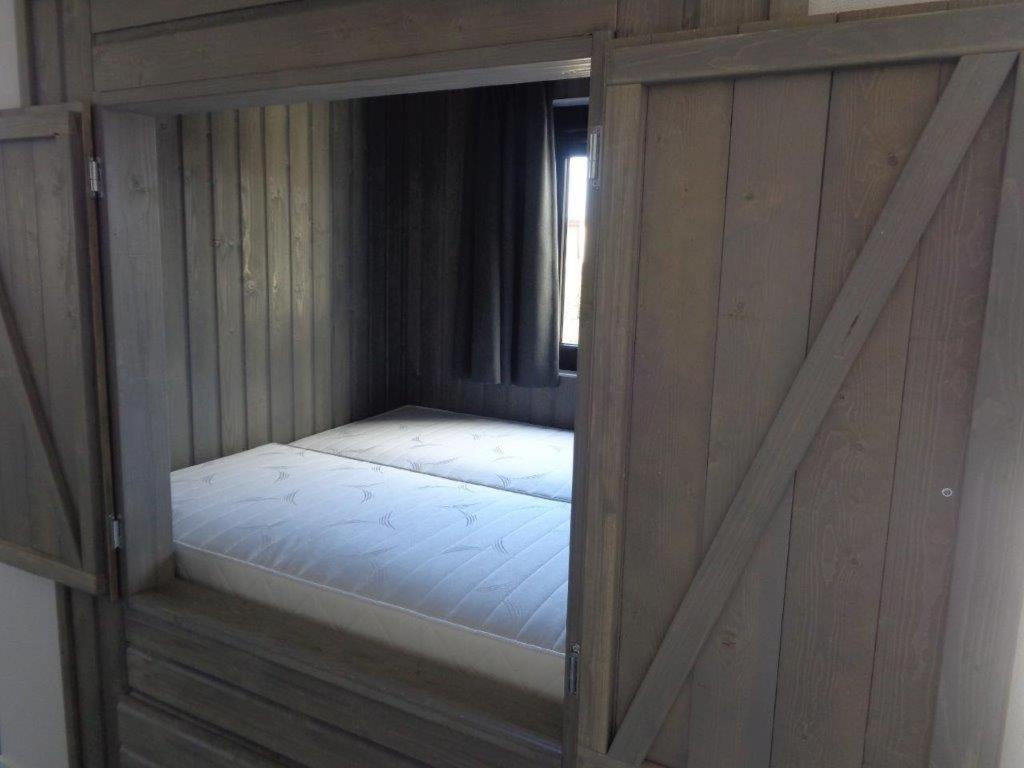 Recreatiepark Jachthaven De Veerstal Lathum - Luxe Chalet Eksteriør bilde