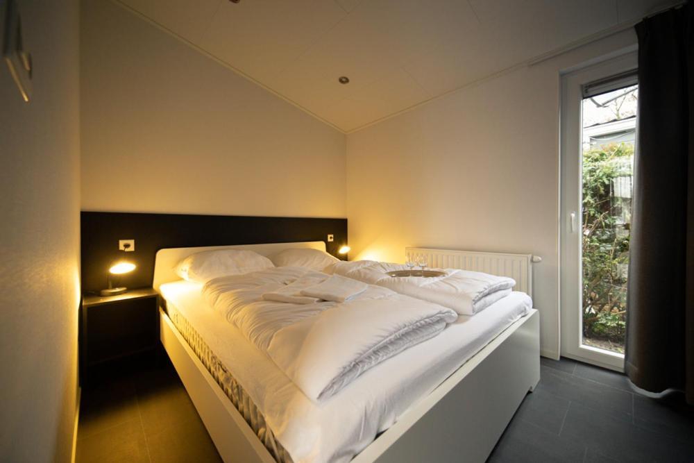 Recreatiepark Jachthaven De Veerstal Lathum - Luxe Chalet Eksteriør bilde
