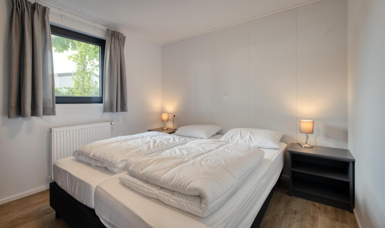 Recreatiepark Jachthaven De Veerstal Lathum - Luxe Chalet Eksteriør bilde